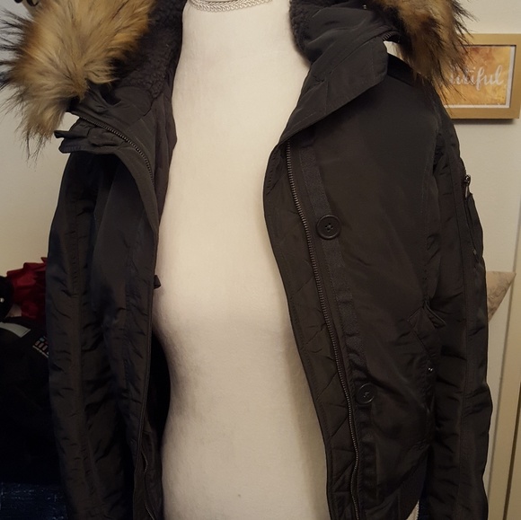 Bomber Jacket with fur hood - Picture 3 of 4
